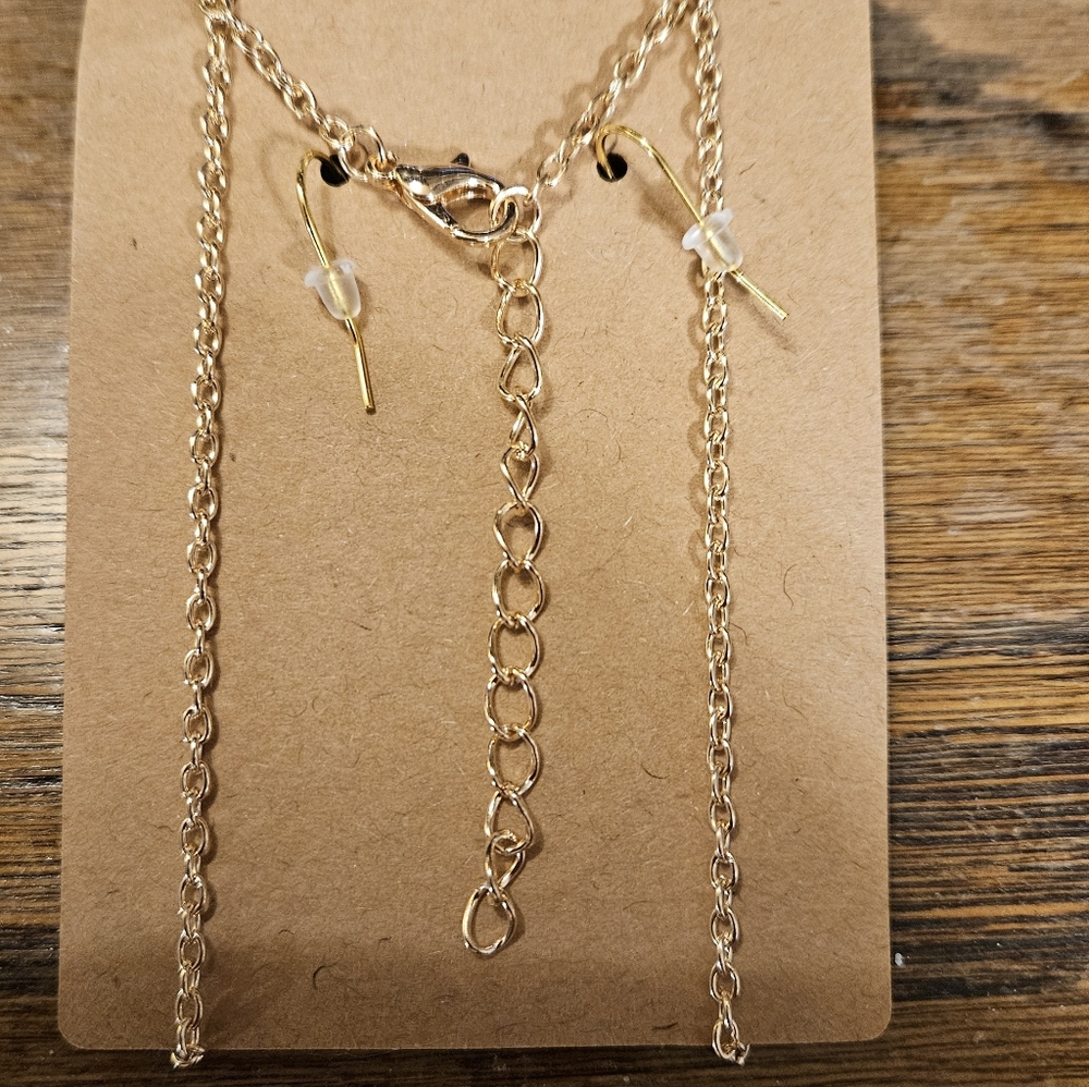 Clear/Purple'ish Heart Gold Tone Necklace And Earring Set - Picture 3 of 13